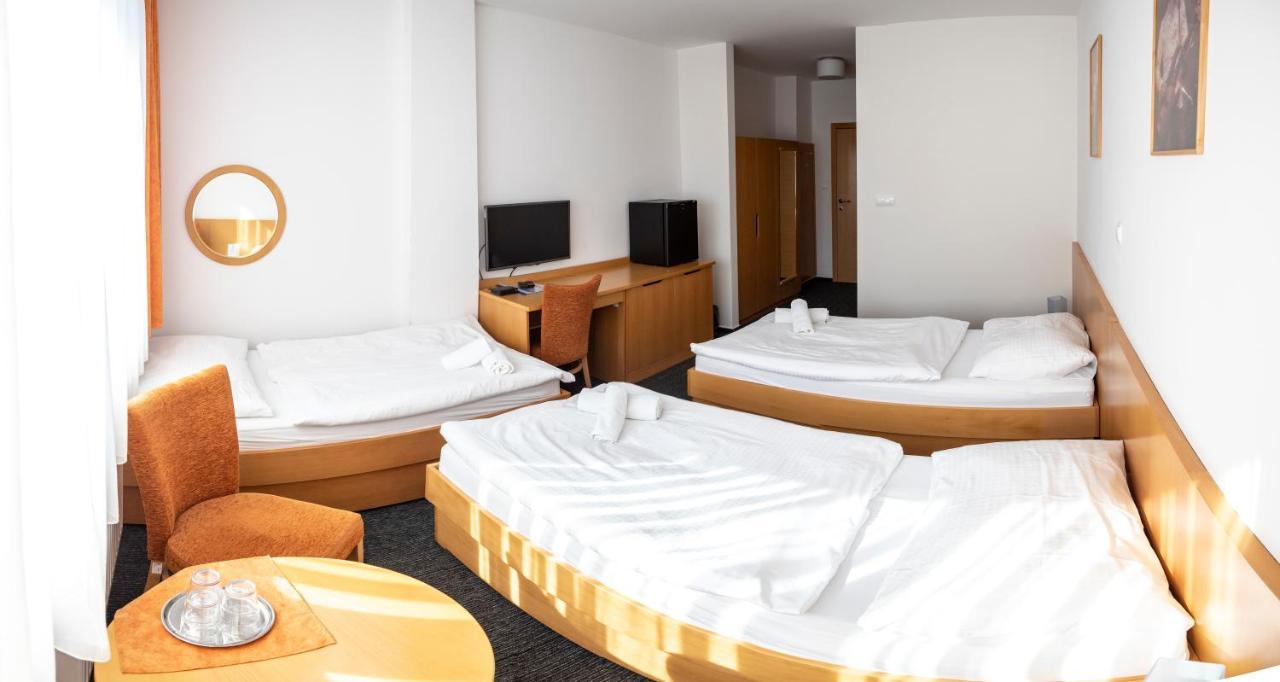 Hotel Puls Οστράβα Εξωτερικό φωτογραφία